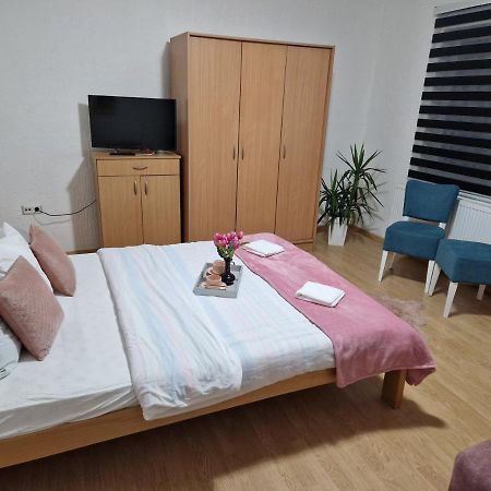 Kuca Na Dan Apartman Sid község Kültér fotó