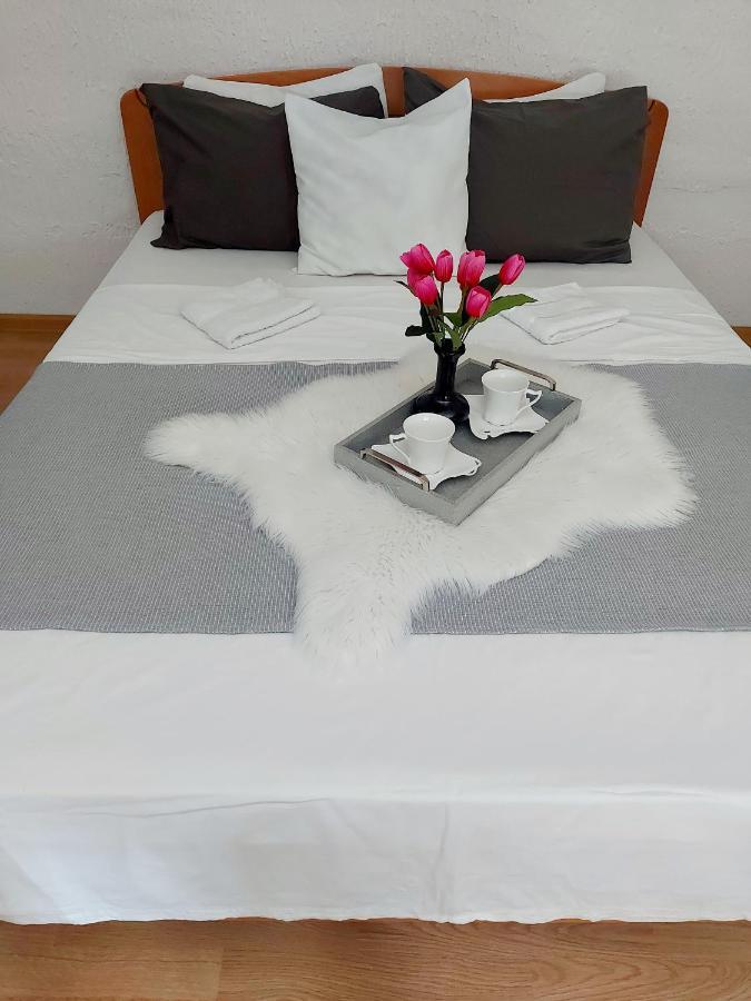 Kuca Na Dan Apartman Sid község Kültér fotó